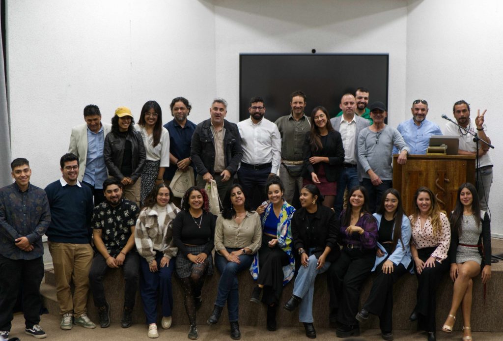 Ceremonia de graduación de 21 nuevos guías turísticos del Valle del Aconcagua, abril 2025.